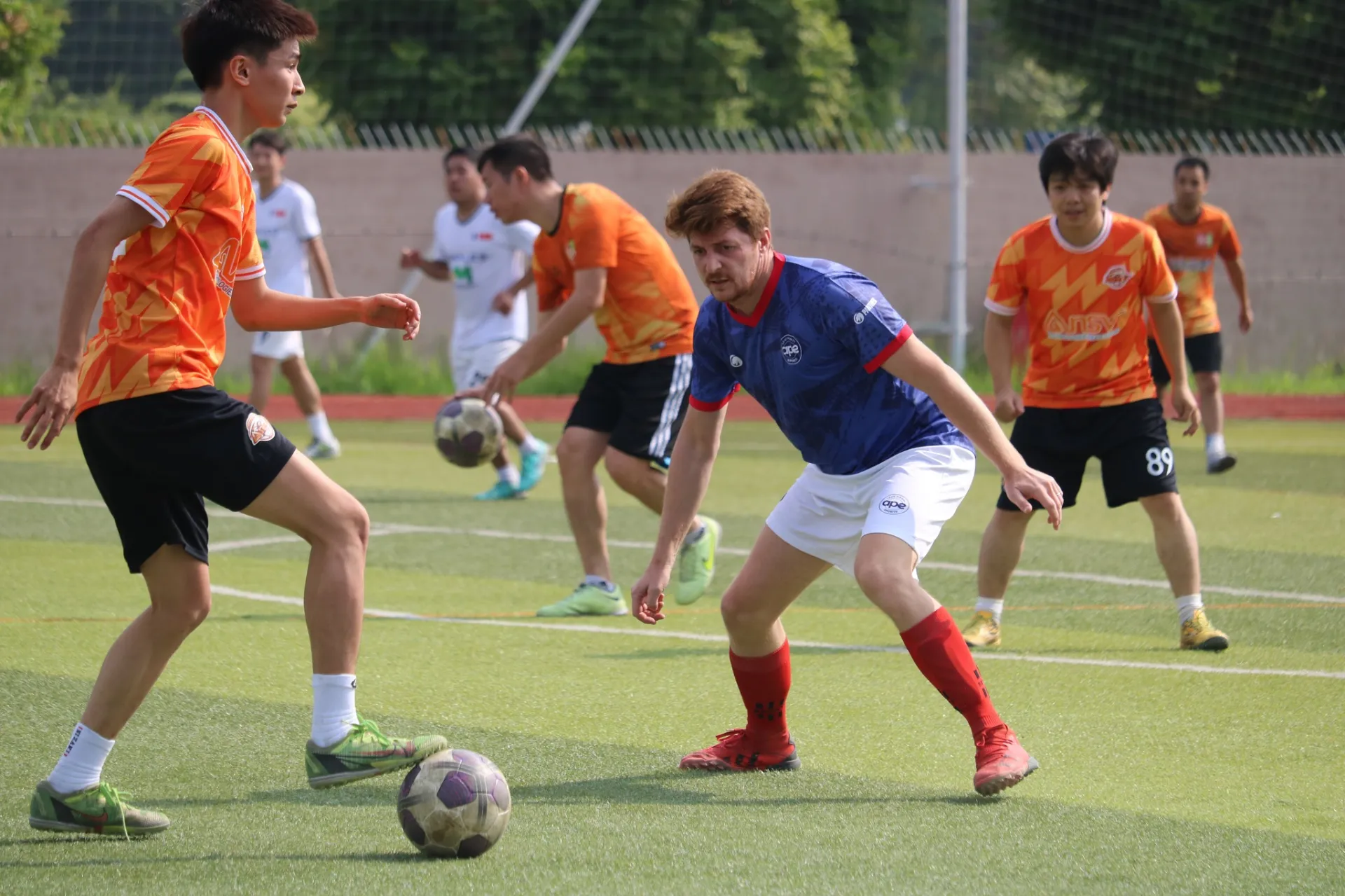 サッカーユニフォームの未来:カスタムスポーツウェアのトレンド